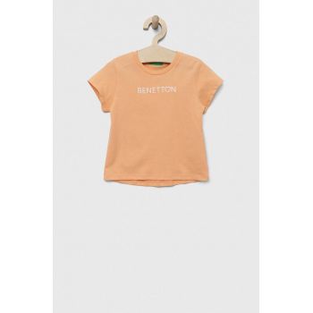 United Colors of Benetton tricou de bumbac pentru copii culoarea bej, cu imprimeu