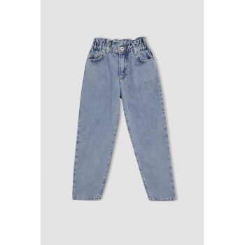 Blugi mom fit cu talie inalta