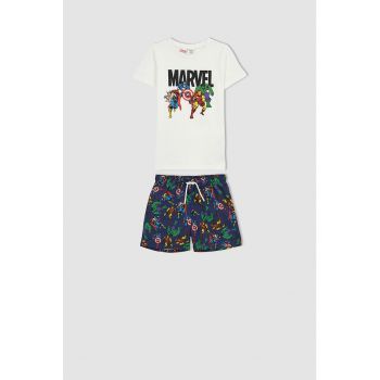 Set de tricou si pantaloni scurti cu imprimeu Marvel