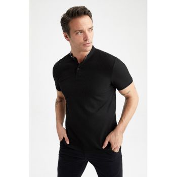 Tricou cu guler scurt