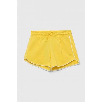 United Colors of Benetton pantaloni scurți din bumbac pentru copii culoarea galben, neted