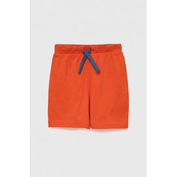 United Colors of Benetton pantaloni scurți din bumbac pentru copii culoarea rosu, neted, talie reglabila