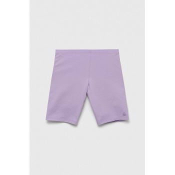 United Colors of Benetton pantaloni scurti culoarea violet, modelator