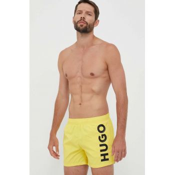 HUGO pantaloni scurți de baie culoarea galben 50469311