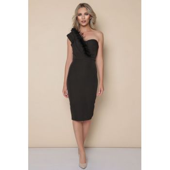 Rochie eleganta neagra conica accesorizata cu pene