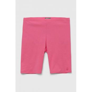 United Colors of Benetton pantaloni scurti culoarea roz, modelator