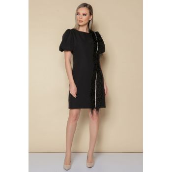 Rochie neagra de ocazie cu pene si strasuri