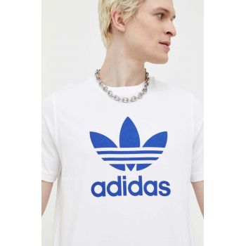 adidas Originals tricou din bumbac culoarea alb, cu imprimeu