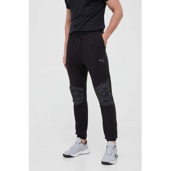 Puma pantaloni de antrenament Train Concept culoarea negru, cu imprimeu ieftini