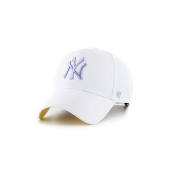 47brand șapcă din amestec de lână MLB New York Yankees culoarea alb, cu imprimeu ieftina