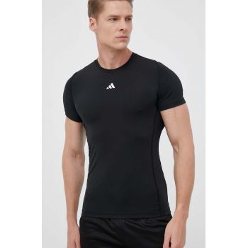 adidas Performance tricou de antrenament Techfit culoarea negru, neted