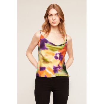 Top cu aspect de satin si model tie-dye