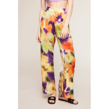 Pantaloni de satin cu croiala ampla si model tie-dye