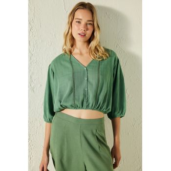 Bluza crop de plaja cu nasturi