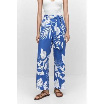 Pantaloni cu imprimeu tropical Twist la reducere