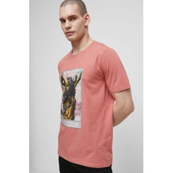 Medicine tricou barbati, culoarea roz, cu imprimeu de firma original