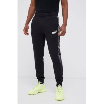 Puma Pantaloni 589256 bărbați, culoarea negru, cu imprimeu