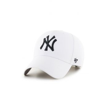 47brand șapcă MLB New York Yankees culoarea alb, cu imprimeu B-MVP17WBV-WHF ieftina