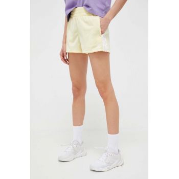 adidas Originals pantaloni scurti femei, culoarea galben, cu imprimeu, high waist