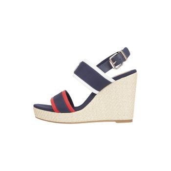 Sandale cu talpa wedge la reducere