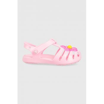 Crocs sandale copii ISABELLA CHARM SANDAL culoarea roz de firma originale
