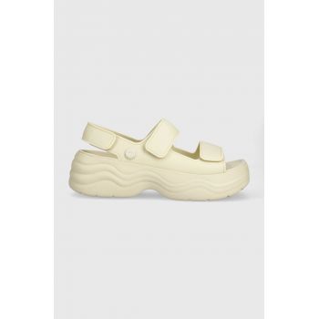 Crocs sandale Skyline Slide femei, culoarea bej, cu platforma, 208183 ieftine