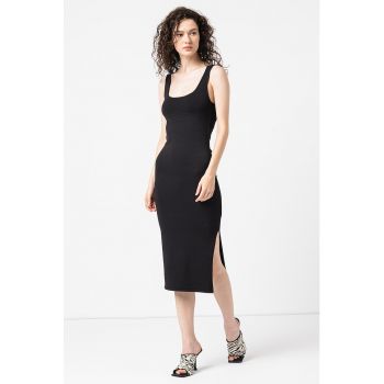 Rochie tricotata cu slit lateral si croiala bodycon ieftina