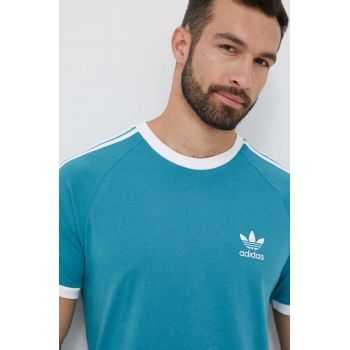 adidas Originals tricou din bumbac culoarea turcoaz, cu imprimeu