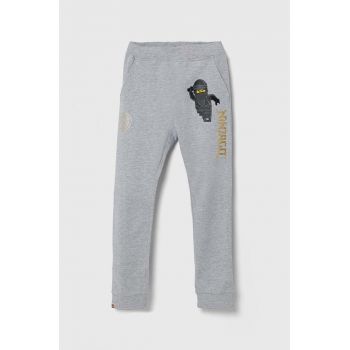 Lego Wear pantaloni de trening pentru copii culoarea negru, cu imprimeu
