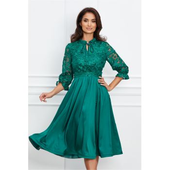 Rochie Dy Fashion verde cu dantela la bust si fusta satinata