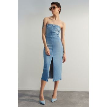 Rochie din denim cu slit frontal la reducere