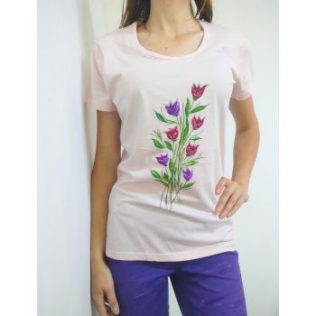Tricou roz pal ,pictat manual ,cu lalele ieftin