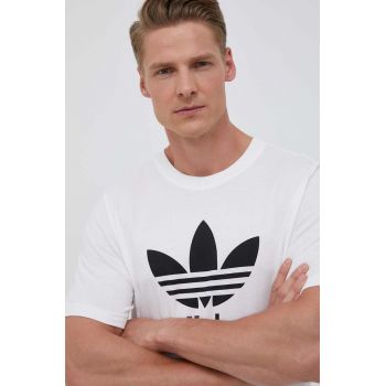 adidas Originals tricou din bumbac barbati, culoarea alb, cu imprimeu de firma original