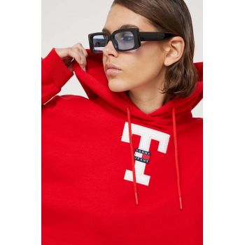 Tommy Jeans bluza femei, culoarea rosu, cu glugă, cu imprimeu