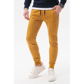 Pantaloni sport cu cusaturi accentuate