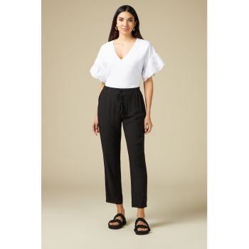 Pantaloni crop cu buzunare laterale