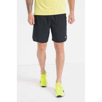 Pantaloni scurti cu tehnologie Dri-FIT si buzunare laterale pentru alergare Challenger