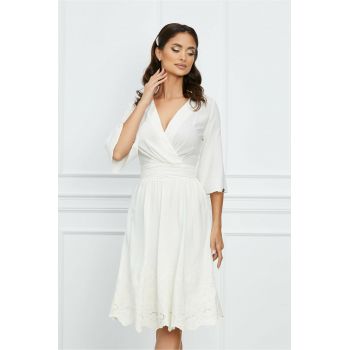Rochie Dy Fashion alba cu motive florale la baza