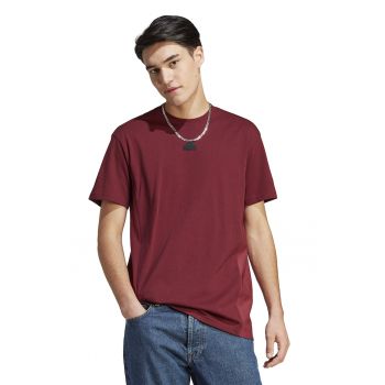 Tricou cu aplicatie discreta cu logo
