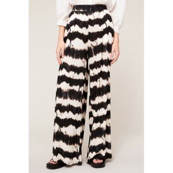 Pantaloni ampli cu buzunare laterale