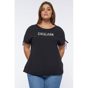 Tricou cu text din paiete