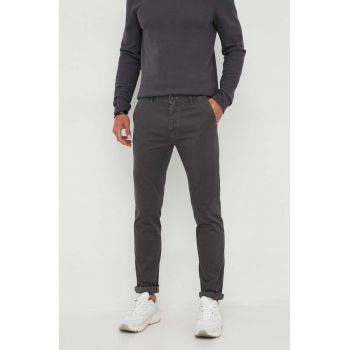 Boss Orange pantaloni BOSS ORANGE barbati, culoarea gri, cu fason chinos