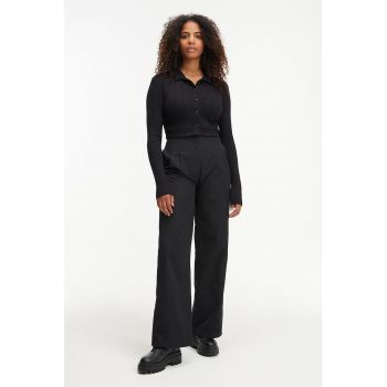 Cardigan crop cu detaliu logo