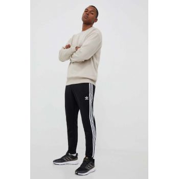 adidas Originals pantaloni de trening Adicolor Classics 3-Stripes Pants culoarea negru, cu imprimeu