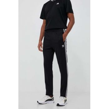 adidas Originals pantaloni de trening culoarea negru, cu imprimeu II5764 ieftini