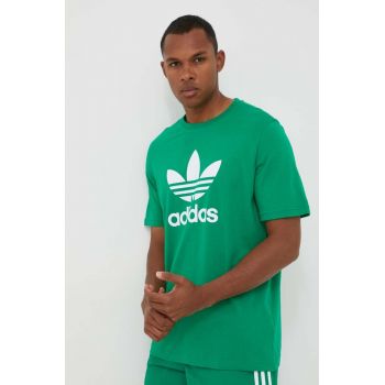 adidas Originals tricou din bumbac culoarea verde, cu imprimeu ieftin
