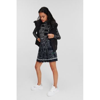 Bluza cu model si guler scurt