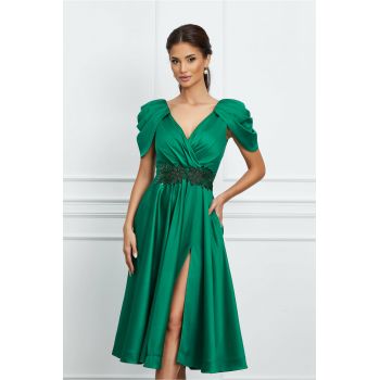 Rochie MBG verde cu umeri bufanti si broderie in talie