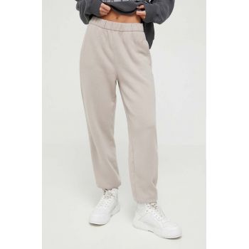 Hollister Co. pantaloni de trening culoarea bej, neted de firma original