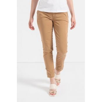 Pantaloni chino regular fit cu talie medie